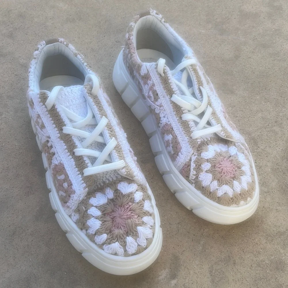 Free People Catch Me If You Can Crochet Platform Sneaker NWOT Size 39/9